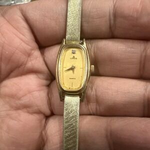 Working Vintage Dainty‎ Gold Lorus Womens Watch Rectangle Rare Golden Straps